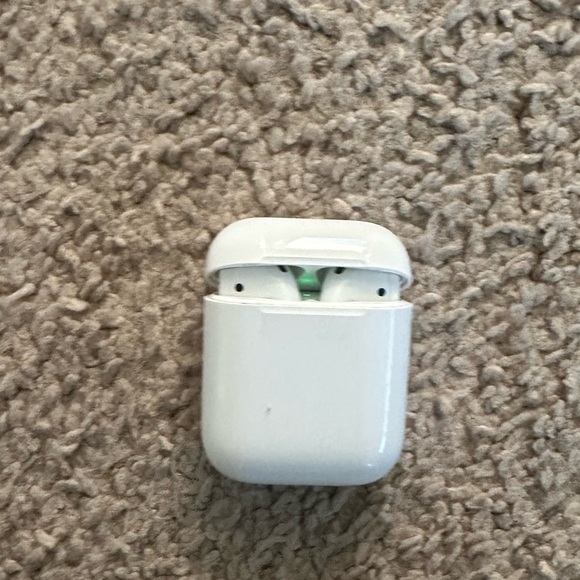 APPLE AirPods - Picture 3 of 5